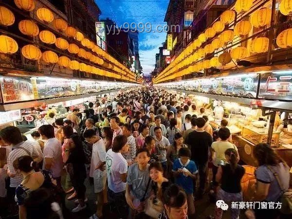 夜市新体验：头一次用震撼形容的夜市与传统夜市对比分析